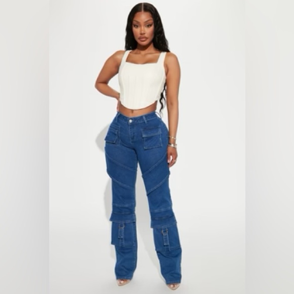 Hailey Hyper Stretch
Cargo Jeans - Dark
Wash